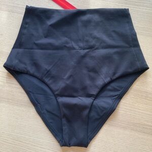 LOF High Tide Bottom in Jet (black)